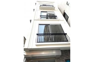 BÁN NHÀ ĐẸP, GẦN ĐẠI LỘ PHẠM VĂN ĐỒNG - 38M2 X 5M. GIÁ CHỈ 2,5 TỶ. HÀNG XÓM BỘ CÔNG AN.